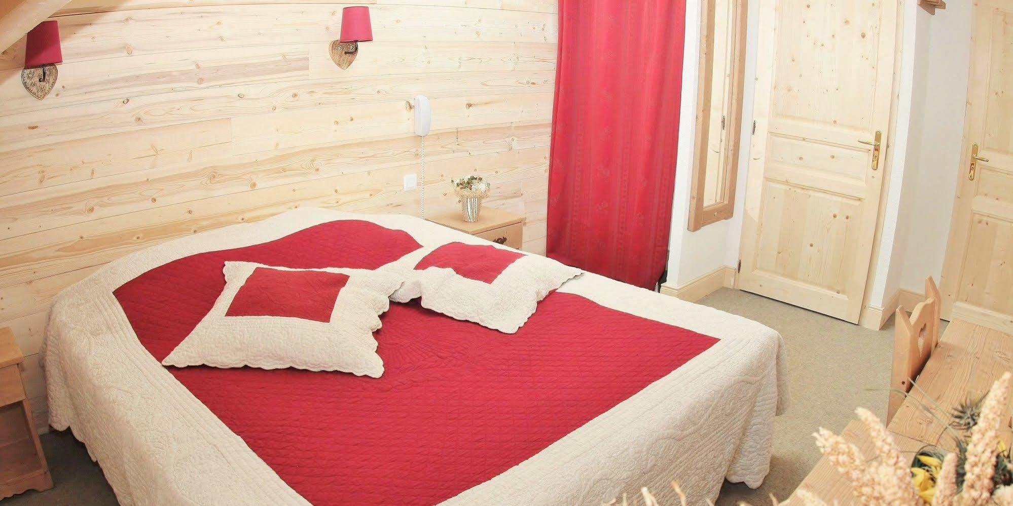 Hotel Lac Bleu 1650 Saint-François-Longchamp Dış mekan fotoğraf