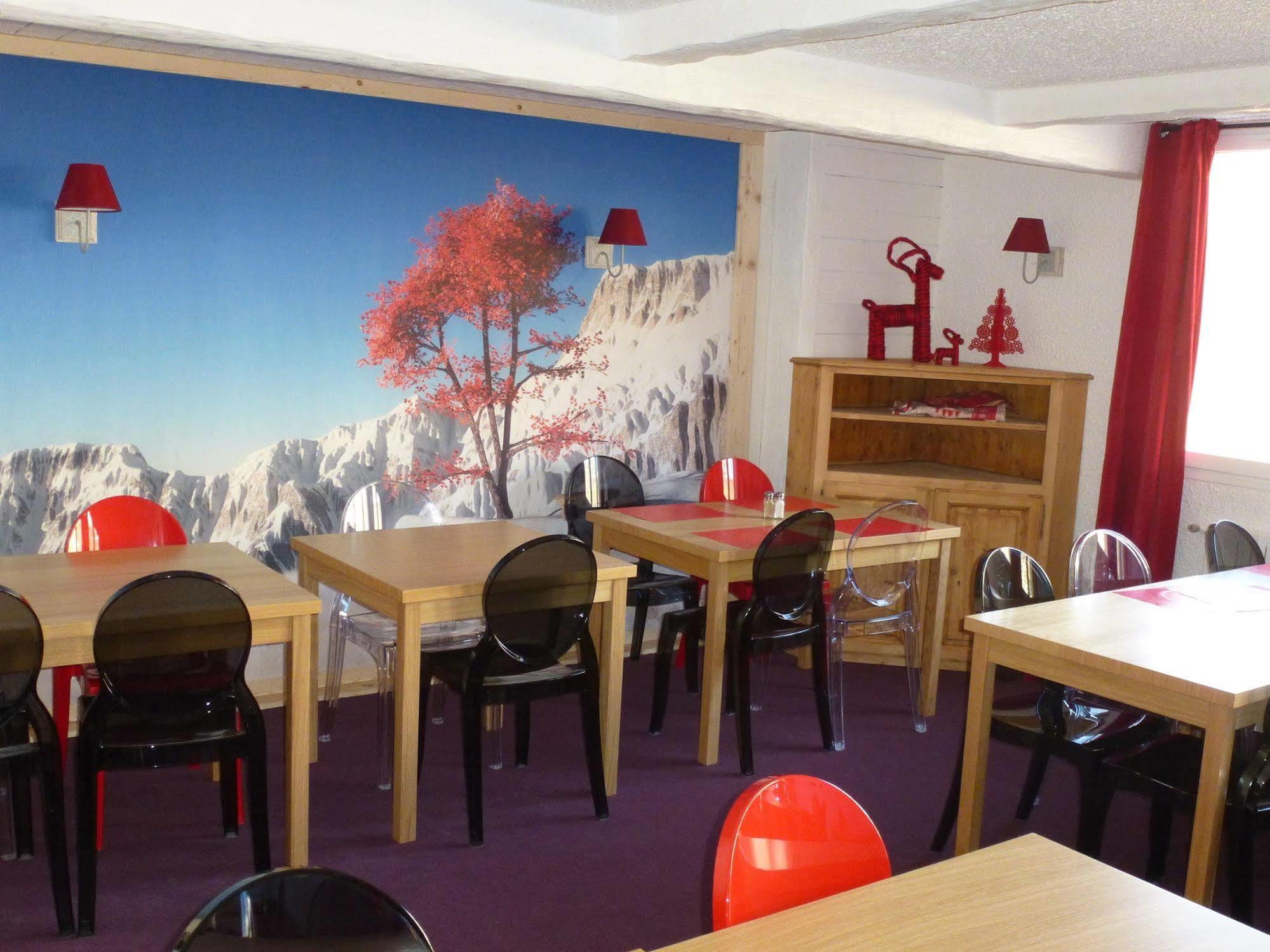 Hotel Lac Bleu 1650 Saint-François-Longchamp Dış mekan fotoğraf